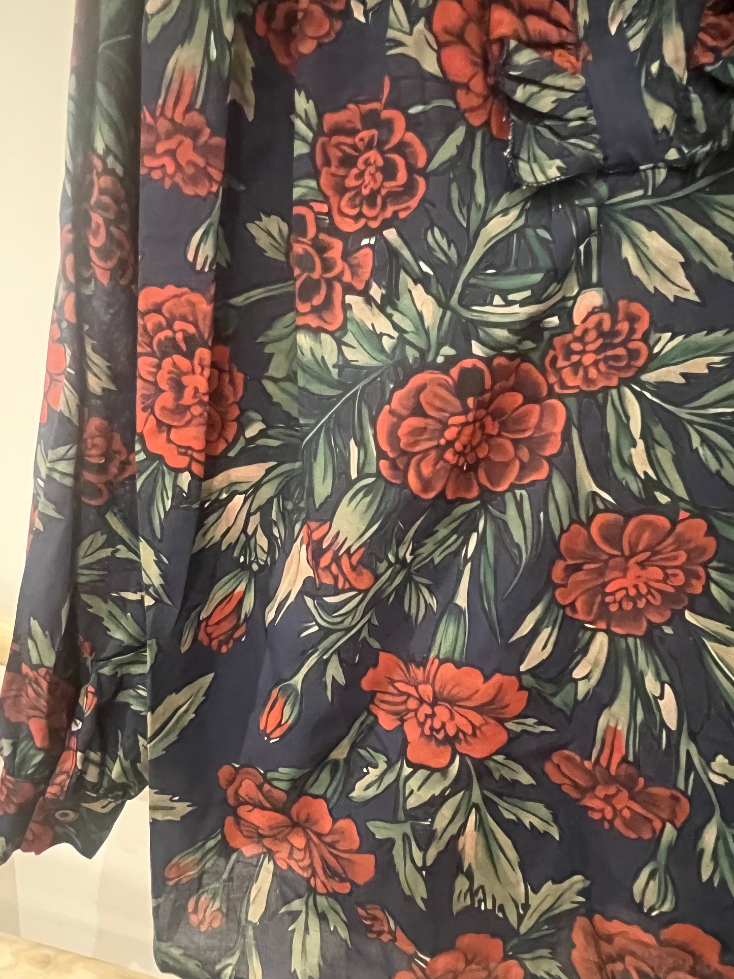 Blouse fleurie Barbara marine-Johanna Paris
