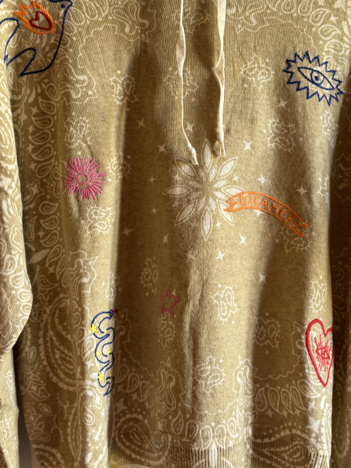 Pull à capuche Bandana brodé-Adoré Paris