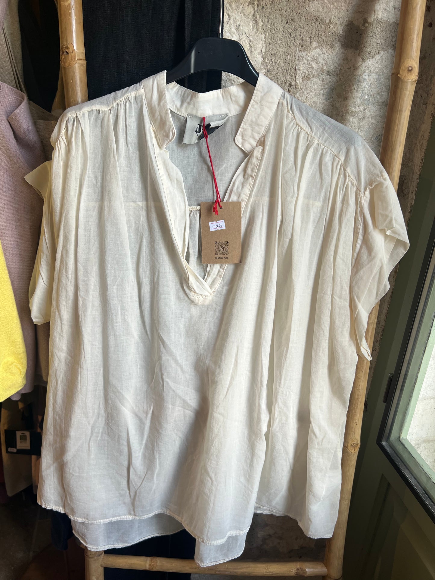 Blouse esans manche Lena écru-Johanna Paris