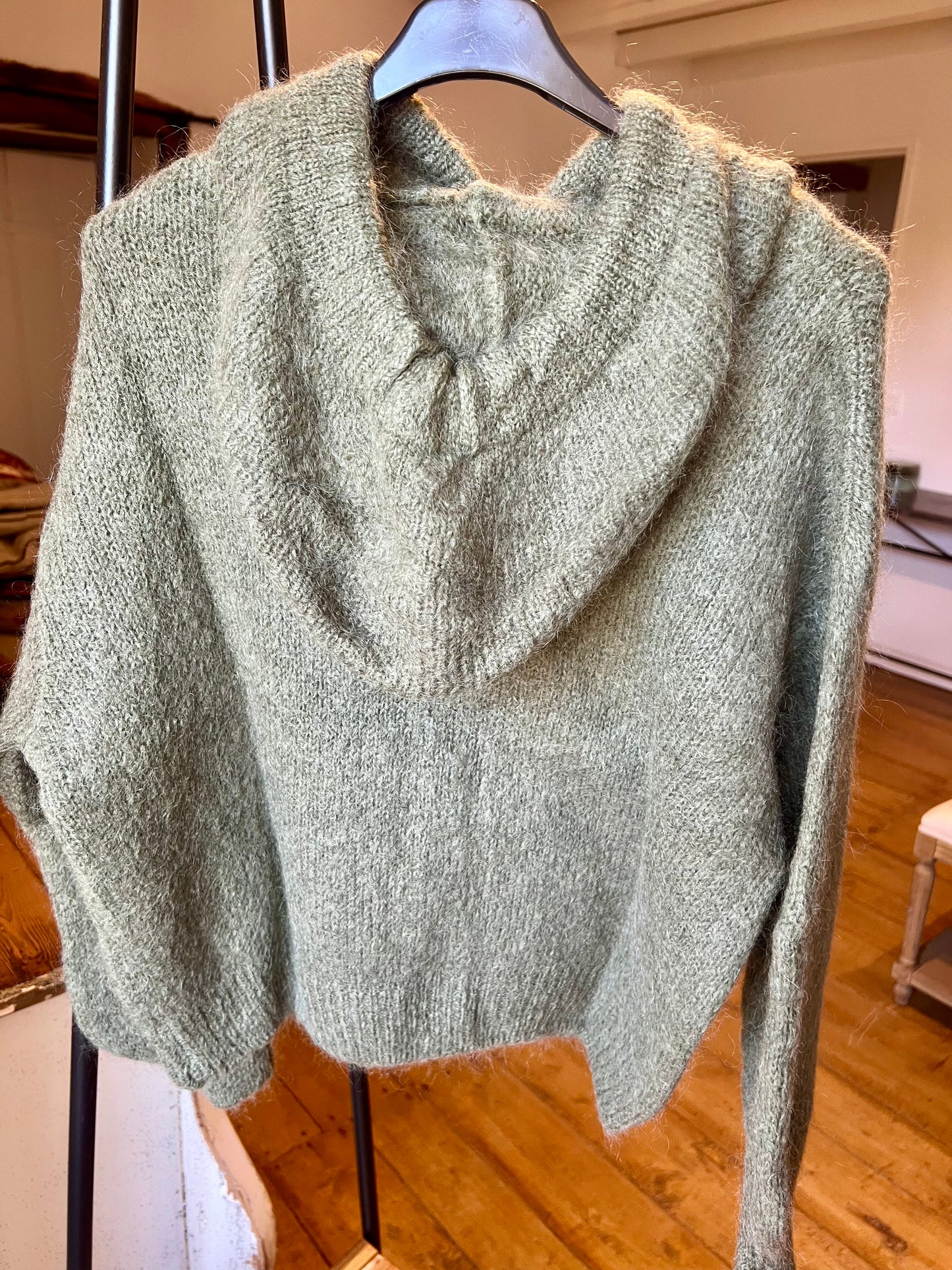 Pull à capuche en mohair-Johanna Paris
