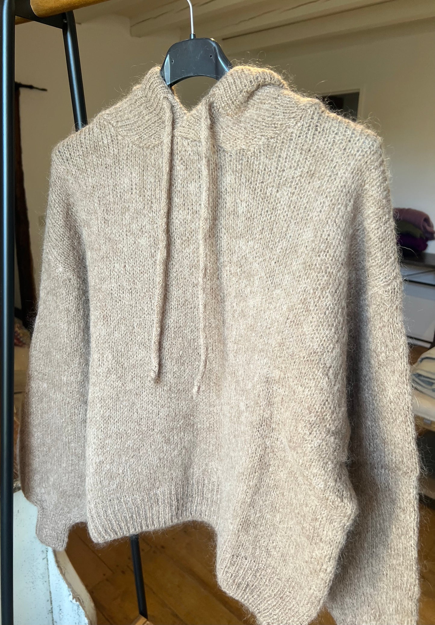 Pull à capuche en mohair-Johanna Paris