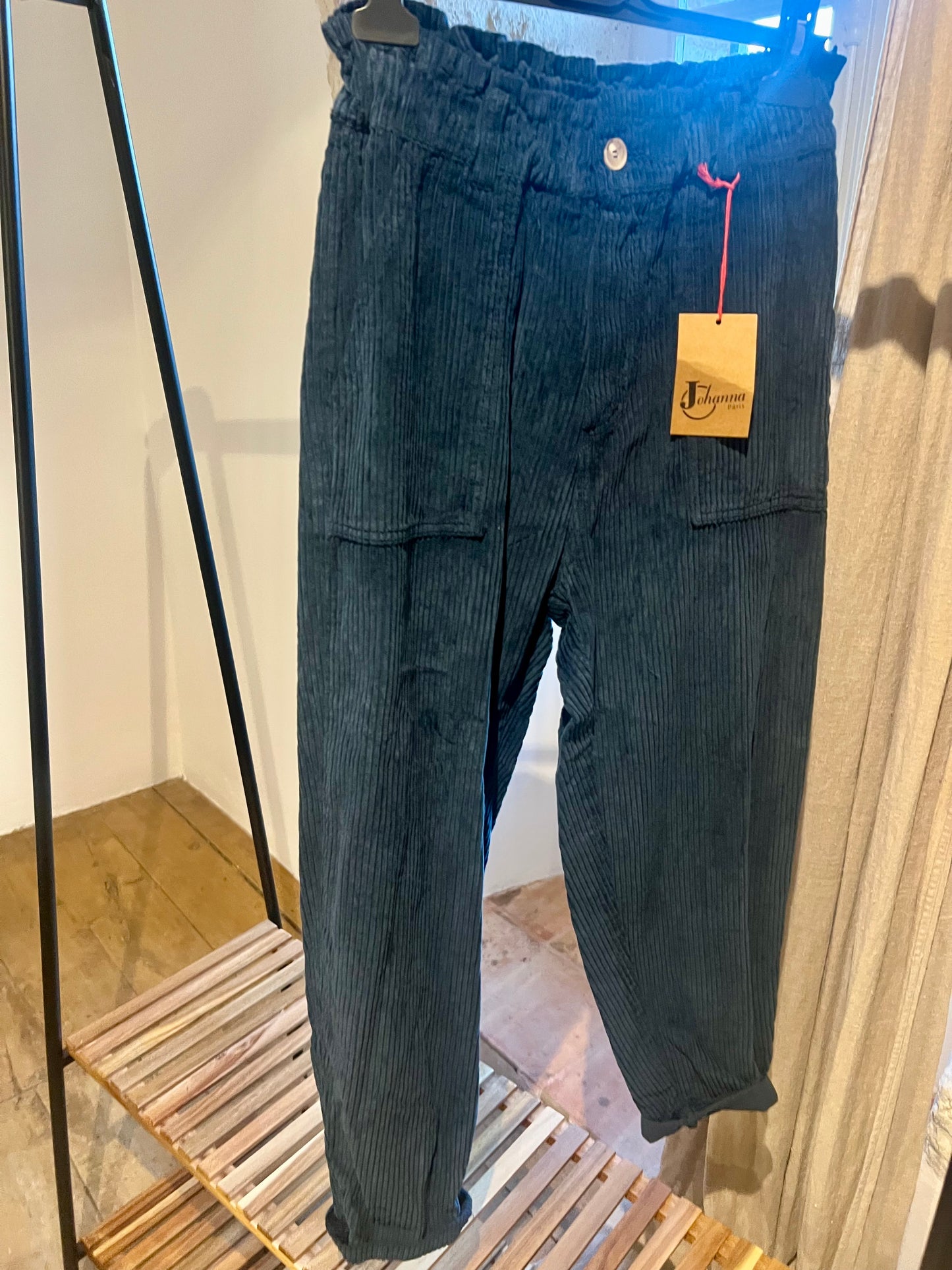 Vente privée-Pantalon en velours côtelé bleu foncé-Johanna Paris