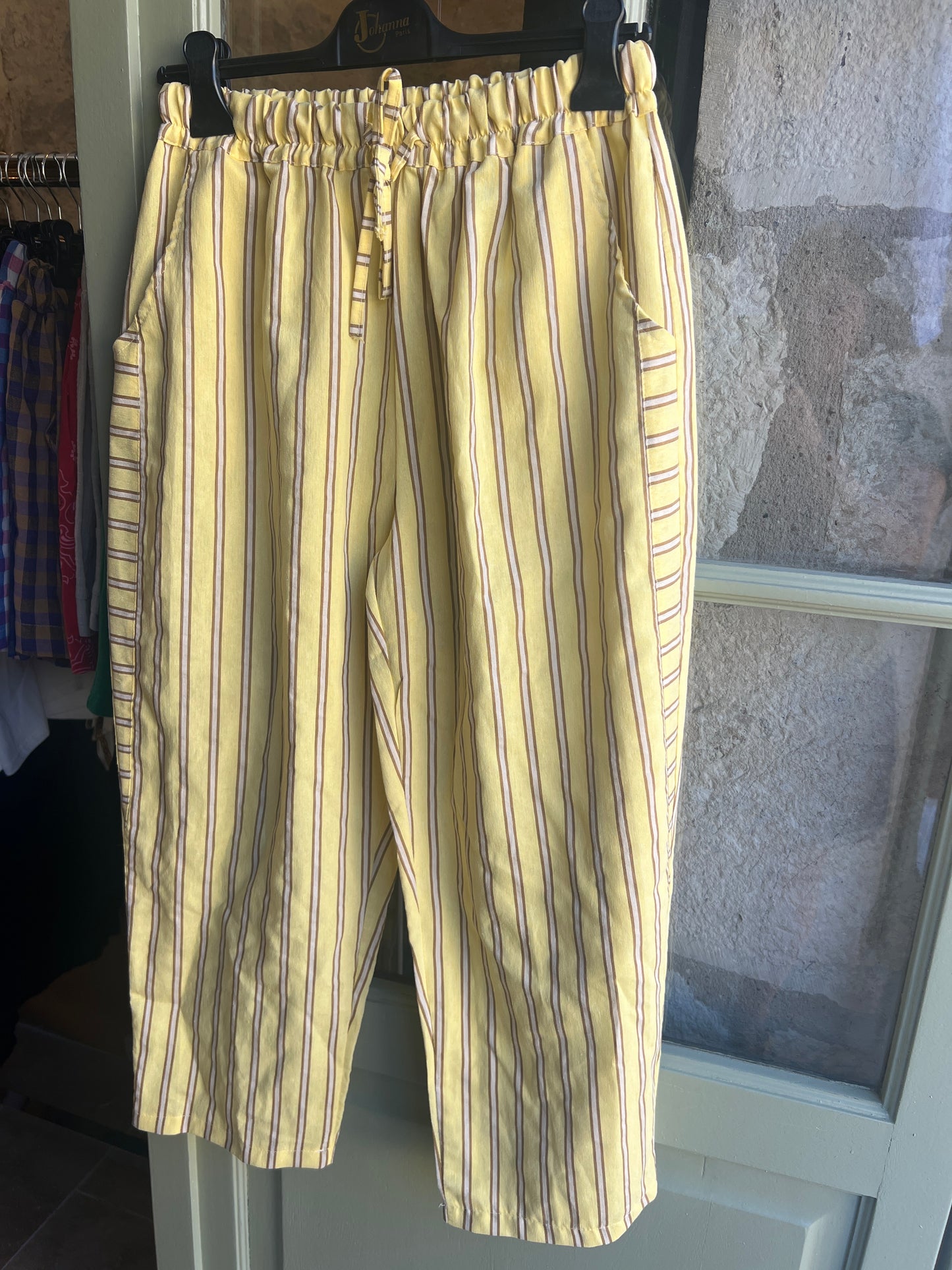 Pantalon magique Sam jaune-Johanna
