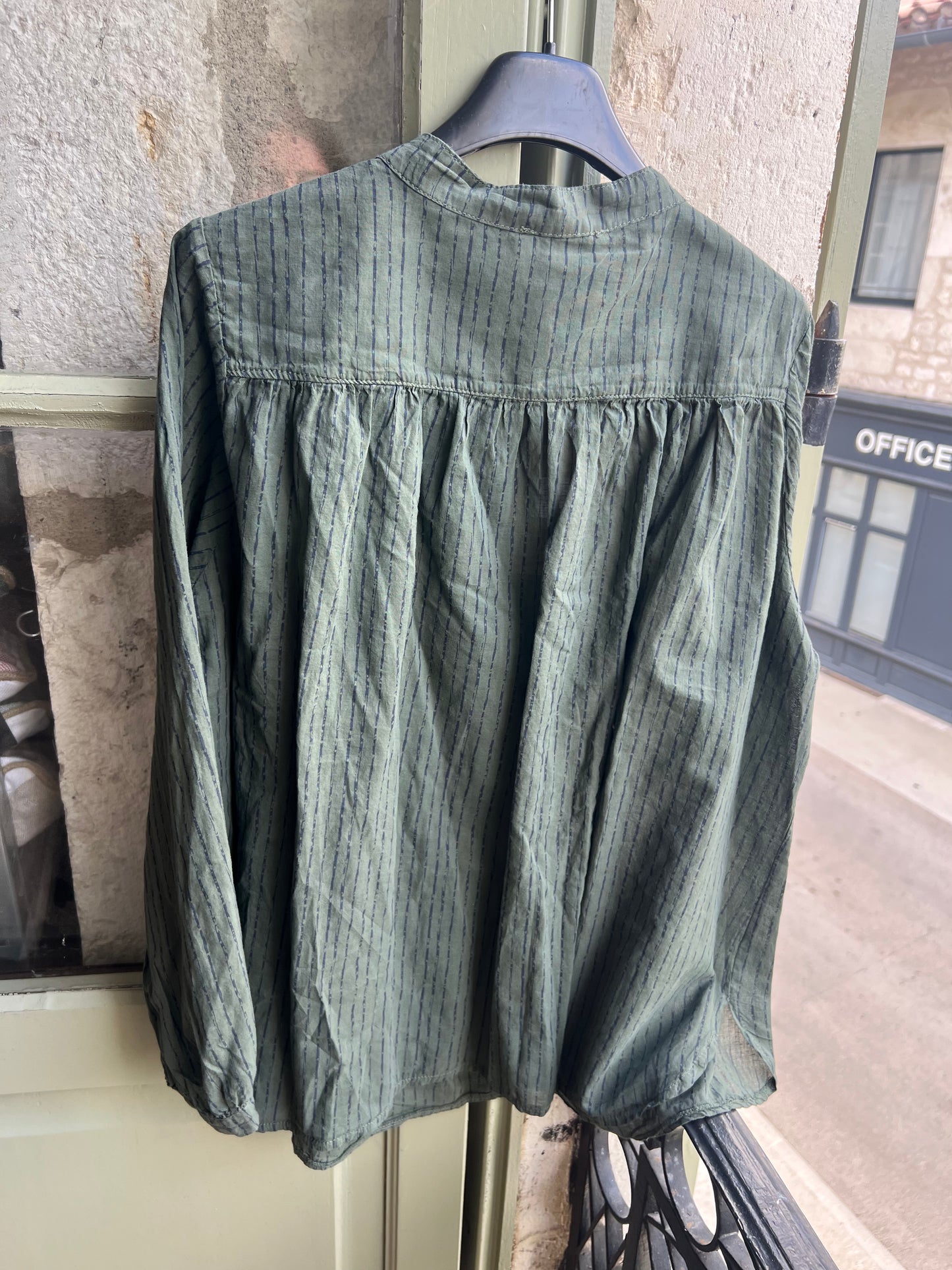 Chemise en voile de coton rayée kaki/marine Lou-Johanna Paris